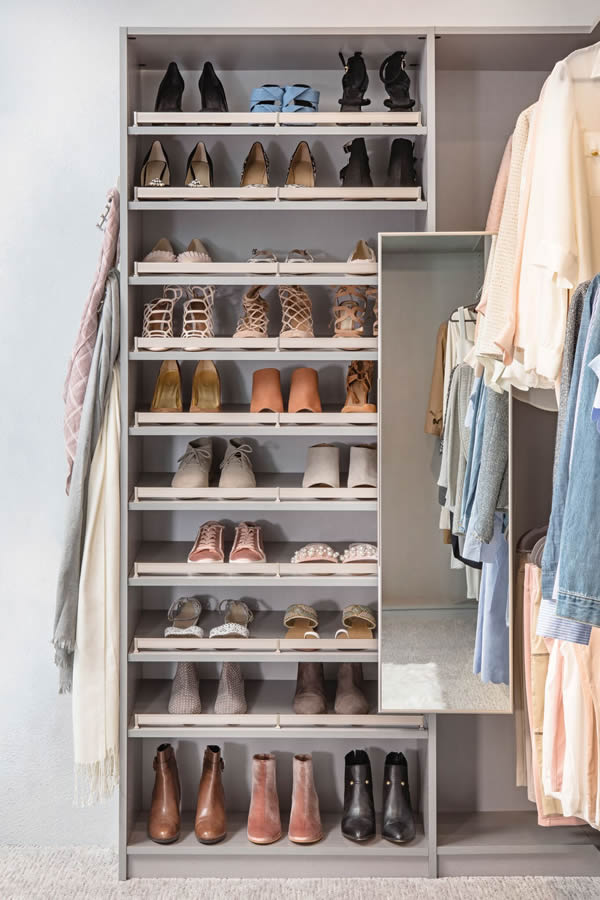 https://www.orangecountygarageflooring.com/wp-content/uploads/2019/07/newcloset4.jpeg